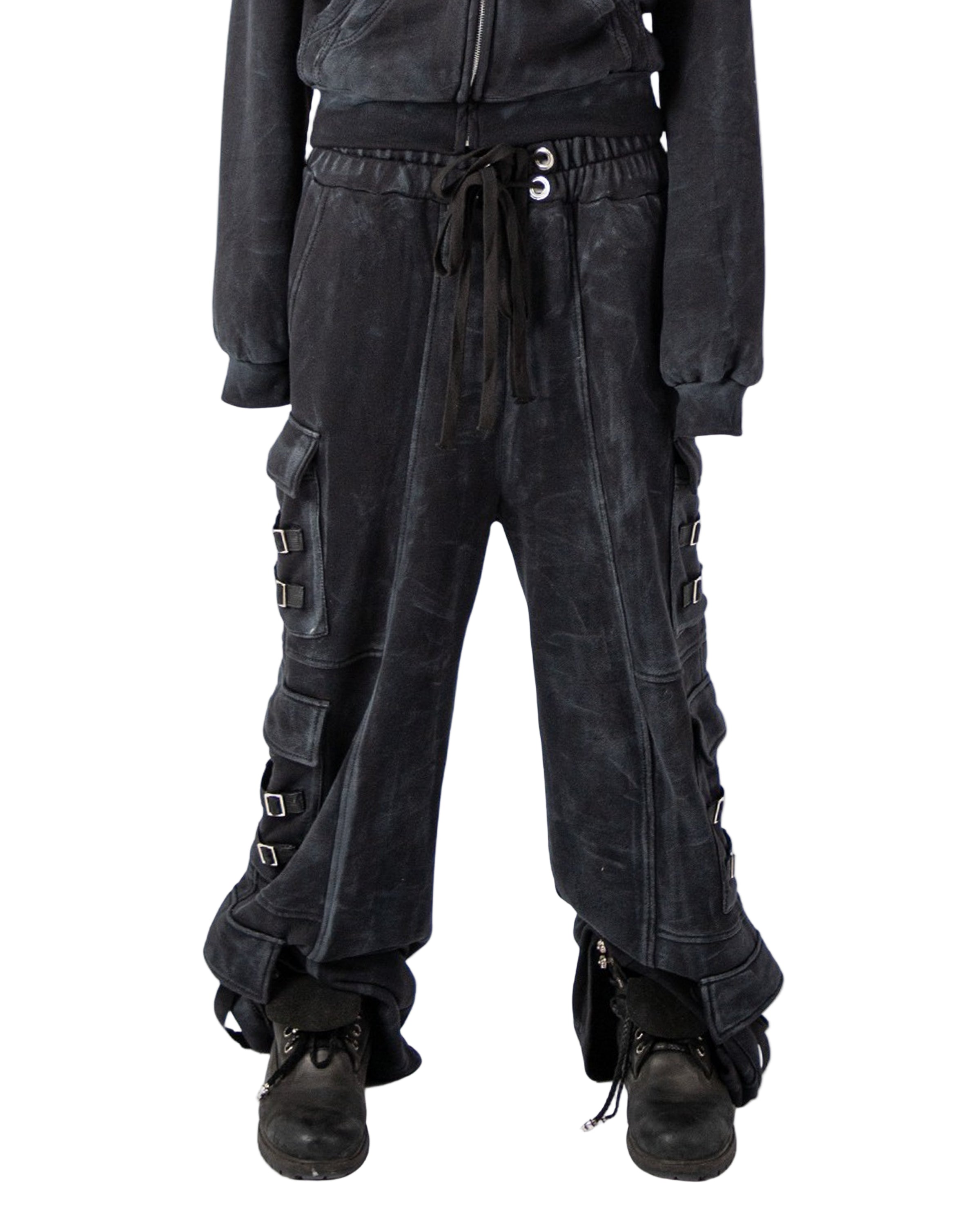 "OBSIDIA" WAXED CARGO SWEATPANTS