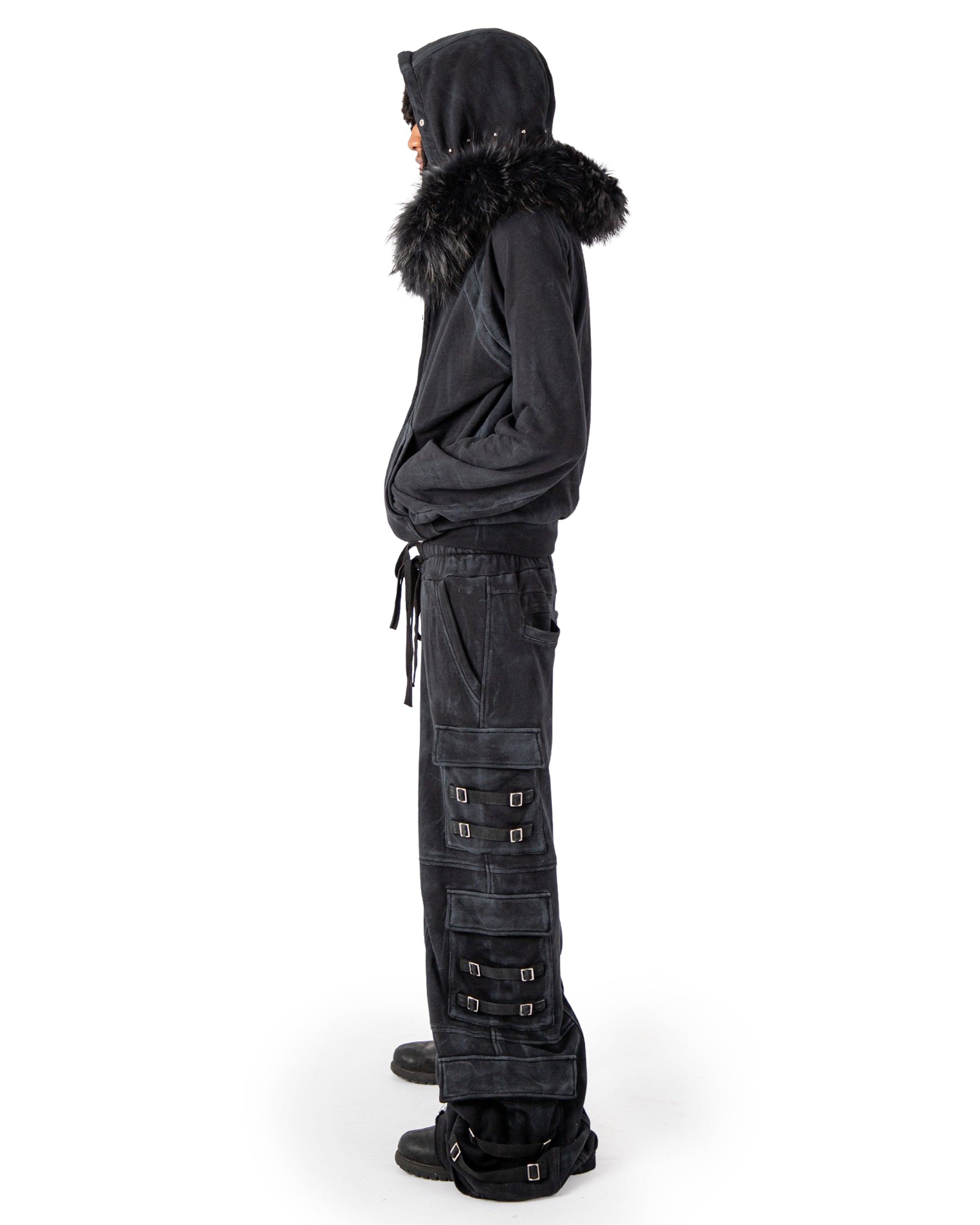 "OBSIDIA" WAXED CARGO SWEATPANTS